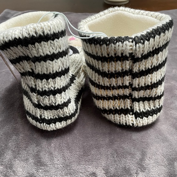 🆕 SO Dog Bootie Slippers - Picture 4 of 12